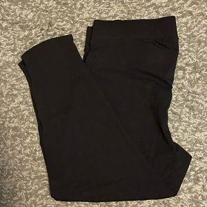 NWOT Torrid black Capri leggings with ankle detail cutout